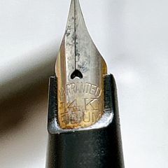 LAMY サファリ　14金ペン先　Ｆニブ　未使用品！！　泣く泣くの出品です！！ LAMY サファリ 14金ペン先 Fニブ 未使用品！！ 泣く泣くの出品です