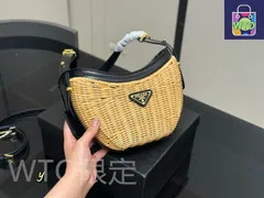 【今日特価】Prada プラダ ギフトボックス付き ホボバッグ 大容量でアームレストスタイルに適したデザイン