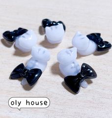 おすわり猫シリーズ　白虎猫黒1リボン　５匹セット　レジン　パーツ
