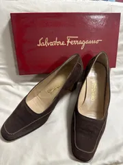 2025年最新】フェラガモ ヴァラ パンプスの人気アイテム - メルカリ