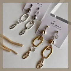 モード×クリア《304ステンレス 24KGP》ハンドメイドピアス ニュアンスメタル マット アシメ クリア天然石 モード アレルギー対応《イヤリング変更可能》