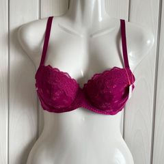 S-02 ≪レディース≫　アモスタイル　BY　トリンプ　ブラジャー　下着　パープル系　花柄　レース　D70