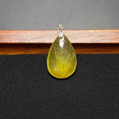 貴重 EU製 ★タイチンルチルペンダント★黄金針水晶 ゴールド アクセサリー 九星開運天然石B 29.2*19.3*7.2mm ZB9164