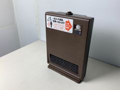 スリーアップ　人感センサー付セラミックヒーター　CHT-1537　2017年製　暖房器具　電気ヒーター