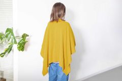 【新品未使用】mino tate ポンチョ ストール ブランケット 防寒 秋 冬 ファッション ブランド おしゃれ イエロー レッド レディース 女性 おしゃれ ニット 羽織