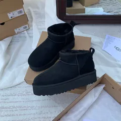 新品、箱ケアカード付属　UGG ブラック　ブーツ　23サイズ23