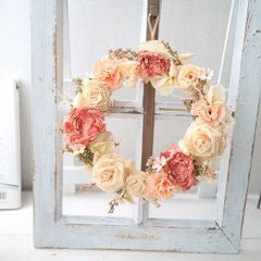 【ヒノキ香る】かんなくずのバラと造花のリース　木のぬくもり　直送ok　開店　サロン　497