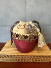 着物用の巾着バッグ　ワインレッド豪華な刺繍‼︎和柄