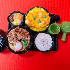 472 うどん定食セット1⭐️ミニチュアフード　うどん　かつ煮　定食　カツ　ドールハウス　リカちゃん　シルバニア　ミニチュア　樹脂粘土　ねんどろいど　ブライス　フィギュア　フェイクフード
