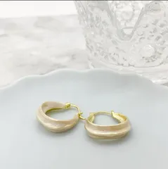 フープピアス ホワイト　ゴールド　シンプル【1-326】