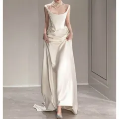 【新品 未使用】2026新作 ウェディングドレス ウエディングドレス 二次会 結婚式 前撮り ブライダル ロングドレス 花嫁 スレンダードレス ロングトレーン サテン ノースリーブ シンプル 大人 サテン 