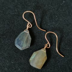 1点作品☆ コンポジットホワイトアバロンシェルピアス　イヤリングに変更可能☺︎ 1点作品☆ コンポジットホワイトアバロンシェルピアス イヤリングに