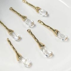 【6個】ロングしずくチャーム1カン　ゴールド　　クリア