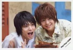 【中古】生写真(ジャニーズ) Hey! Say! JUMP/伊野尾慧・有岡大貴/横型・バストアップ・衣装白・緑・花柄・口開け・目線右/公式生写真
