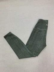 【フォロー割対象商品】未使用！NIKEナイキ　レディース スポーツ用レギンス Mサイズ 総柄柄 (G)ヨガ ピラティス エアロビクス ズンバ ユーバウンド トランポリン 筋トレ ストレッチ ランニング等フィットネスに！