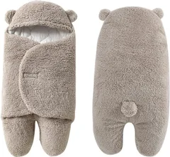 MOONMN ベビーおくるみ 赤ちゃんおくるみ 新生児おくるみ ベビー服 ベビー寝袋 出掛け 見た目は可愛い 冬 新生児着ぐるみ 抱っこ布団 足付き 出産祝い 防寒 暖かい 柔らかい 綿 コットン フード付き ふわふわ もこもこ クマちゃん 肌に優しい