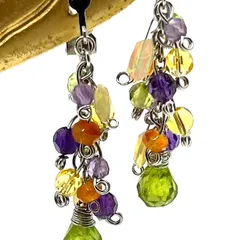 天然石 ８月誕生石ペリドットmixグレープイヤリング 316l金属アレルギー対応シリコンパッド付き痛くならないイヤリング fr412