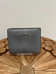 未使用級✨ コーチ レディース スナップ ラウンド 二つ折り財布 グレイ ブルー COACH コーチ 財布 二つ折り財布 FC2862 C2862 FCL653 CL653