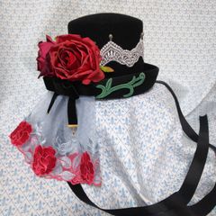Fairy Mead◆ローズ＆キャンドルレースミニハット◆黒 赤 シルバー グリーン 緑 薔薇 シルクハット ゴシック ロリィタ 帽子 クリスマス レース ゴスロリ