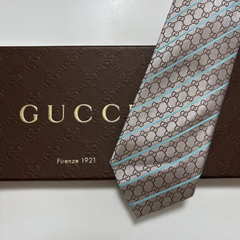美品 GUCCI グッチ シルク 100％ シルバー ストライプ G柄 254-651