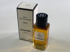 미품 잔량 거의 만탄 CHANEL N°5 EAU DE COLOGNE 샤넬 넘버 5 오데콜론 향수 50ml 보틀 타입 상자 첨부
