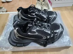 v*q様 BALENCIAGA 3XL 40