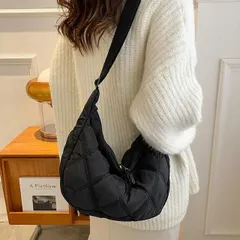 ショルダーバッグ レディース 斜めがけ 軽い ナイロン キルティング 軽量 かわいい おしゃれ シンプル 大容量 メッセンジャー バッグ マザーズバッグ デイバッグ ミニ ショルダー ミニバッグ