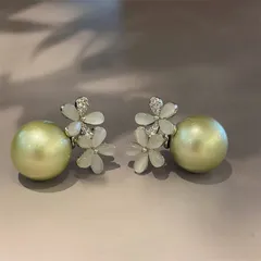 ピアス ヴィンテージ 合成宝石 デイジー 花 パール スイート 小さめ 精巧XuA2282