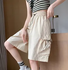 カーゴパンツ ショートパンツ ホワイト 白 膝丈 レディース 体型カバー ウエストゴム ゆったり ストリート カジュアル 夏服 脚長見え ポケット付き 可愛い 韓国ファッション ショーツ ボトムス 低身長 高身長 春 夏 コーデ [1061]