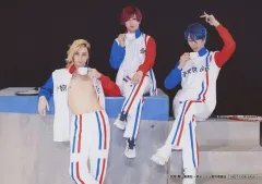 【中古】生写真(男性) 鮎川太陽(トリスタン・バルドー)、ジェレミー・クロディス(ティモテ・モロー)、DION(プランス・ルドヴィック・シャルダール)/横型・キャラクターショット・2Lサイズ/Blu-ray・DVD「ミュージカル『新テニスの王子様』The Fo