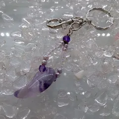 082841赤字処分‼️天然石勾玉ペンダントトップ49個