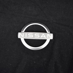 日産 NISSAN キャラバン CARAVAN エンブレム "NISSAN"文字のみ【中古　新車外し品 】