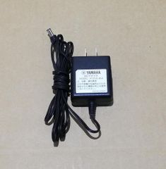 ヤマハ　YAMAHA 　ACアダプター　P12V0.95A　外径約5.5mm センターピンあり　RT58i 対応