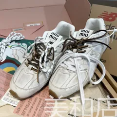 2024年最新】miu miu new balanceの人気アイテム - メルカリ