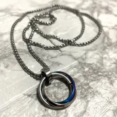 【送料無料】★新品未使用★ 男女問わず大人気の3連リングチェーン