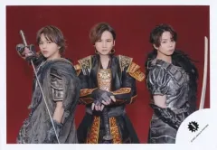 【中古】生写真(ジャニーズ) ジャニーズ/堂本光一・北山宏光・佐藤勝利/横型・上半身/「Endless SHOCK/Endless SHOCK -Eternal-」グッズオフショット/公式生写真