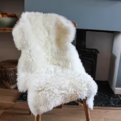 希少　トナカイ　リアルファー　レザー　毛皮ラグ 　ノルウェー 希少 トナカイ リアルファー レザー 毛皮ラグ ノルウェー