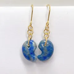 勾玉 まがたま フックピアス(ソーダライト) P45のサムネイル