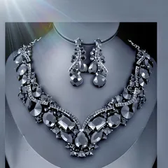 ネックレスピアスダークブラックドレス映え演奏会用舞台着物高見えダンスドレス