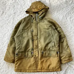 ミリタリーウェア ナイロンジャケット 中綿入り 古着 メンズ Mサイズ 3658