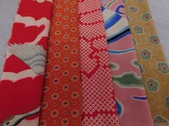 専用　アンティーク　錦紗　子供錦紗　綿入り 古布＊正絹錦紗縮緬＊刺繍入り・紺地に荒波花＊36x145cm