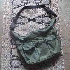 OLD GAP 00s ワンショルダーバッグ シルバー ナイロン メッセンジャー 00s テック系 OLD GAP ギャップ ワンショルダーバッグ スリング