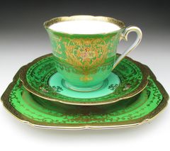 オールドノリタケ グリーン地金盛り花文 トリオ カップ＆ソーサー＆プレート (f)