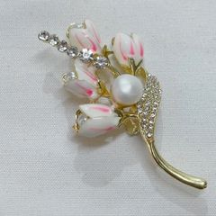 【新入荷】天然真珠　淡水真珠　淡水パールのブローチ