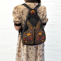 リュック 2WAY バッグ ワンショルダー 刺繍入り ベルベット ブラック×オレンジ 花柄 レディース 軽量 大容量 通勤 通学 旅行 マザーズバッグ エスニック ボヘミアン 高級感 おしゃれ 個性派 上品 プレゼント ギフト対応