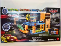 GLOW RACERS COPPER CANYON GLOWING GARAGE プレイセット（2023）
