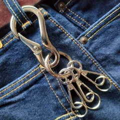 大きなカラビナキーホルダー　ドーナツカラビナ　円形カラビナ　回転カラビナ　金具 パーツ アメカジ　キーホルダー