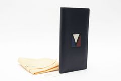 ルイヴィトン　Eジップ ロング Vライン 　2315248　040241210