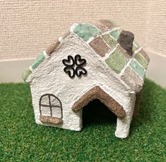 四つ葉のクローバー風　屋根の家