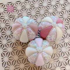 リバティ木目込み手毬❀　－彩－ 〖紬〗 5㎝3個セット　〜お正月飾り　ひな祭り　七五三撮影小物　お食い初め〜